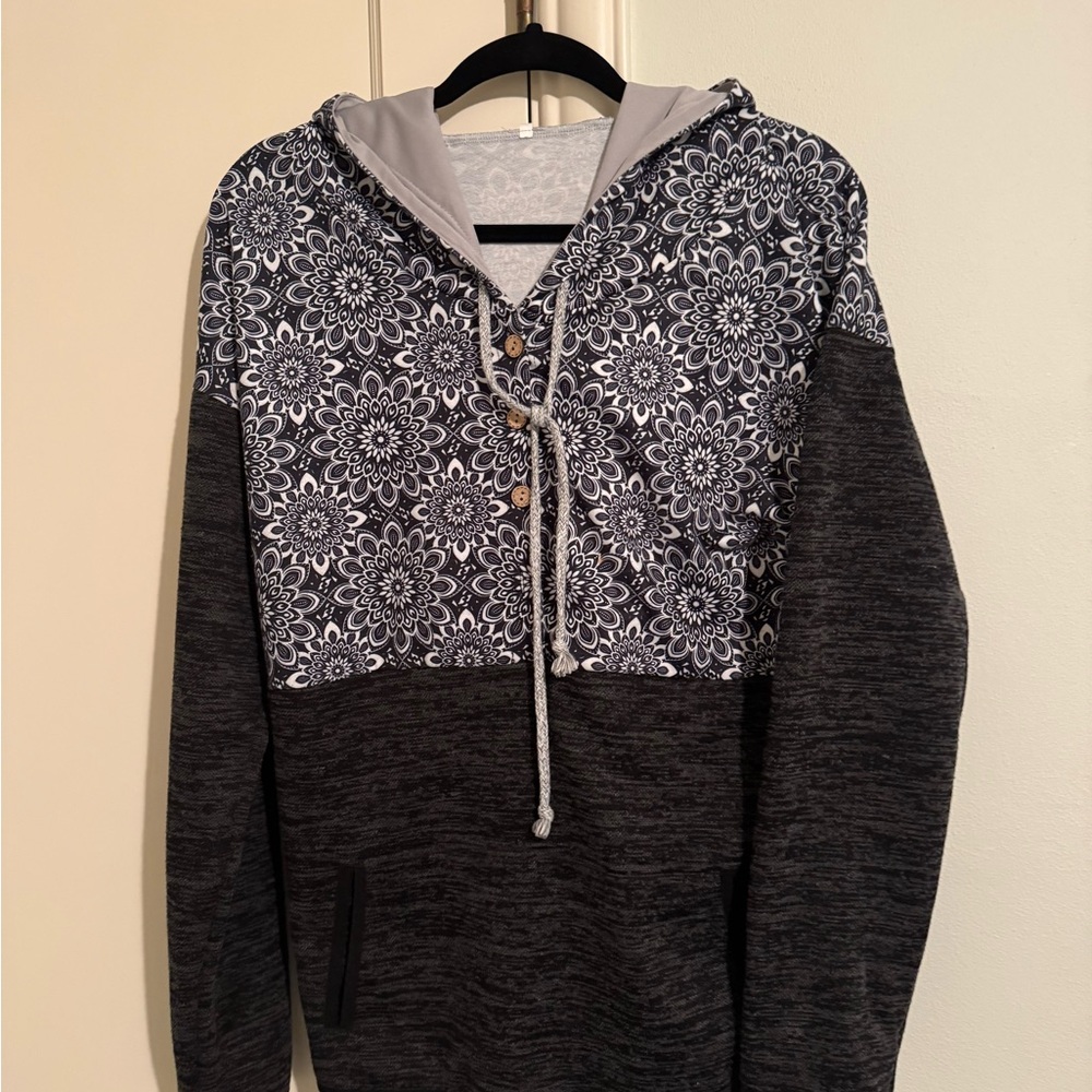 Ladies Gray Patterned Hoodie Sweater